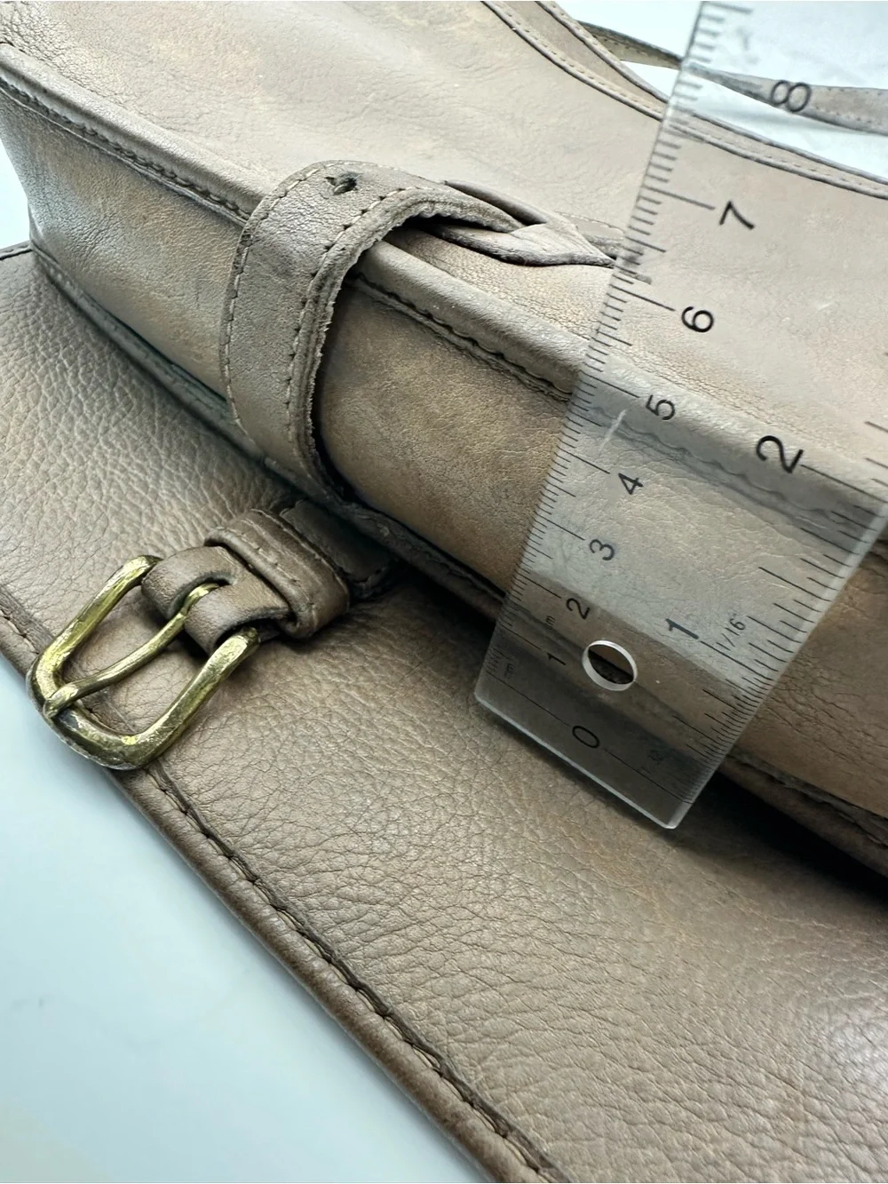 Frye Vintage Leather Messenger Crossbody Buckle Flap Bag Purse Distressed Tan